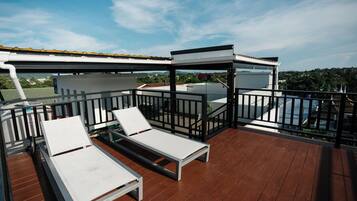 Apartment, Veranda, Hügelblick | Terrasse/Patio