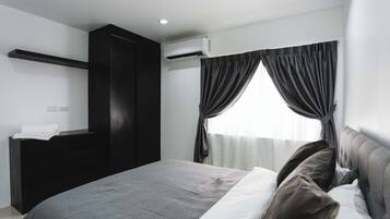 Apartamento, varanda coberta, vista para a colina | 2 quartos, Wi-Fi de cortesia