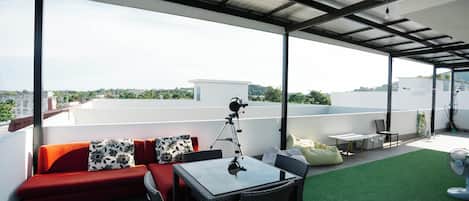 Appartement, lanai, vue sur la colline