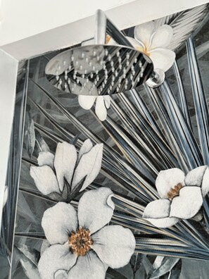 Deluxe Studio Suite | Bathroom | Shower, hair dryer, slippers, towels - Cavour Luxury Rooms Catanzaro (Catanzaro)