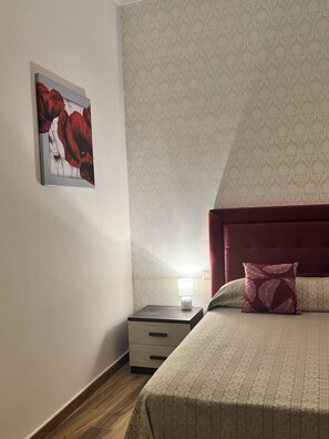 Deluxe Double or Twin Room, 1 Bedroom | Down duvets, memory-foam beds, desk, laptop workspace