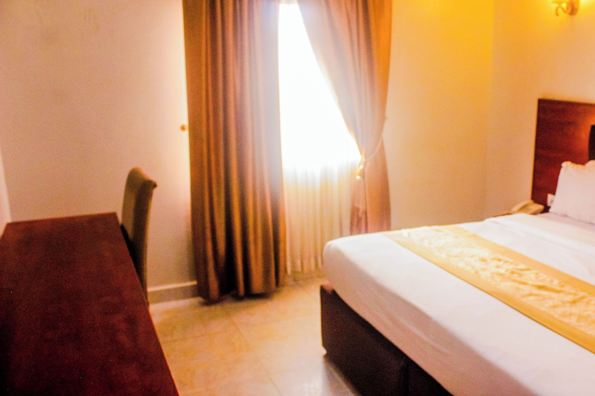 Superior Room | Hypo-allergenic bedding available, desk, laptop workspace, soundproofing