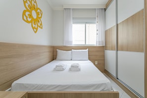 Iron/ironing board, Internet, bed sheets