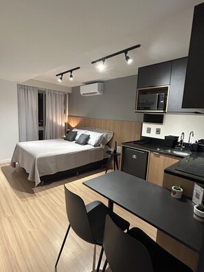 1 bedroom, desk, free WiFi, bed sheets