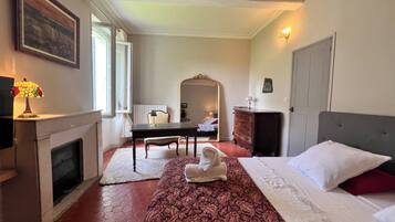 3 quartos, ferros/tábuas de passar roupa, berço de viagem, Wi-Fi