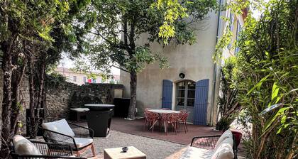 Elivi : Maison de ville avec jardin Ă  deux pas du centre historique