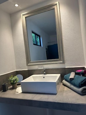 Bathroom - Hotel Good Life (Coco)