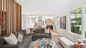 Smart-TV, peis og stereoanlegg