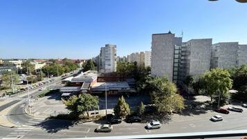 Apartment, 1 Bedroom, Smoking, Balcony | Property grounds