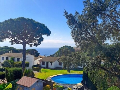 Home in Girona · 3 bedrooms · 4 beds · 2 baths