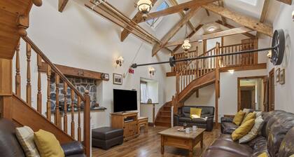 Fully accessible Barn that sleeps 10 guests in 4 bedrooms close to coast