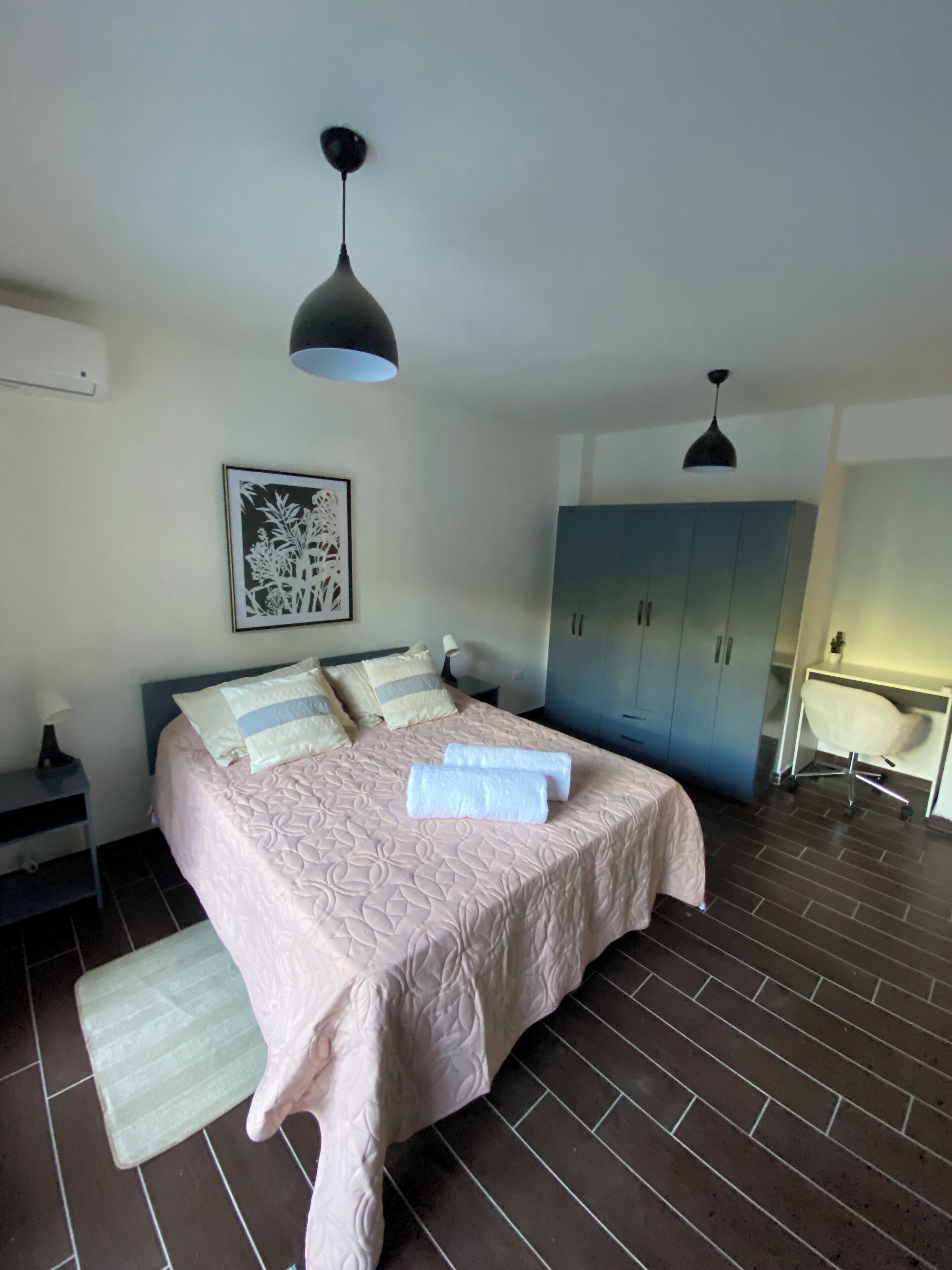 6 quartos, berço de viagem, Wi-Fi, roupa de cama