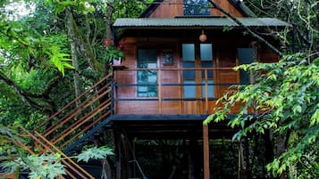 Deluxe Suite, Garden View | 2 bedrooms, free WiFi
