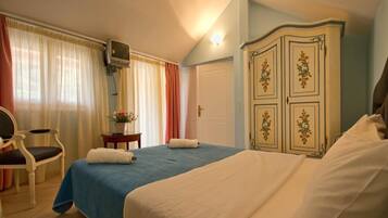 Classic Quadruple Room, Balcony