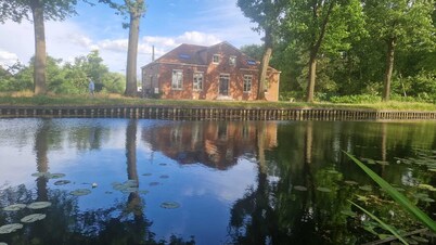 The Golden Moment.... Magical luxury vacation home by the green water