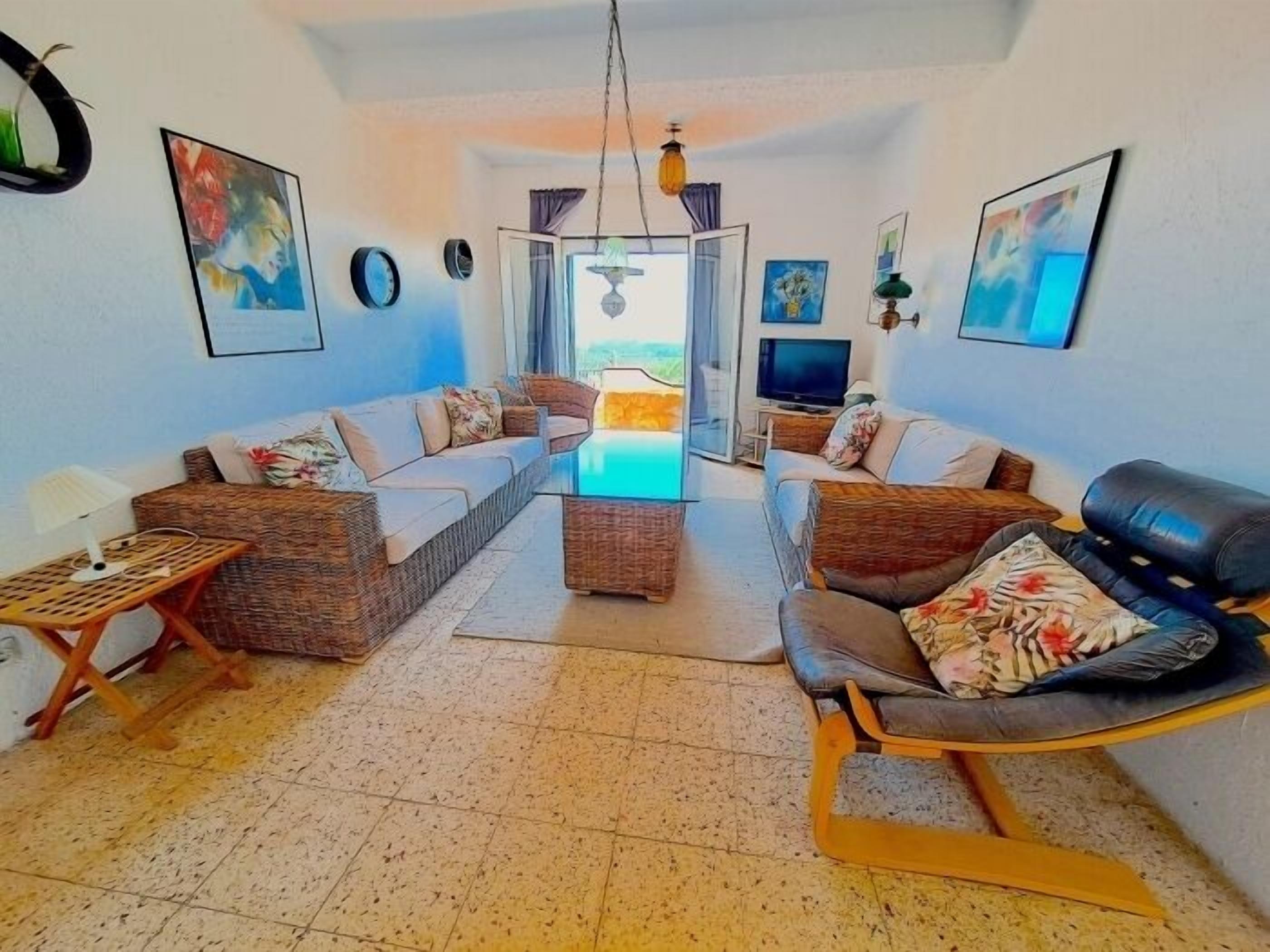 Villa Blanca Lloret De Mar · 5.0 · 4 Bedrooms · 9 Beds · 2 Baths - Lloret de Mar