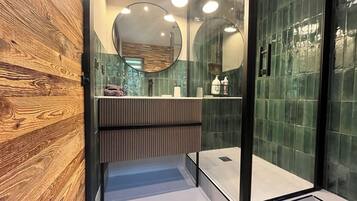 Chalet, Mountain View | Bathroom