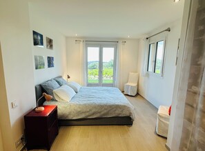 3 Schlafzimmer, Bügeleisen/Bügelbrett, Reisekinderbett, WLAN