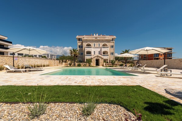 Property grounds - Chateau Dabo (Novalja)