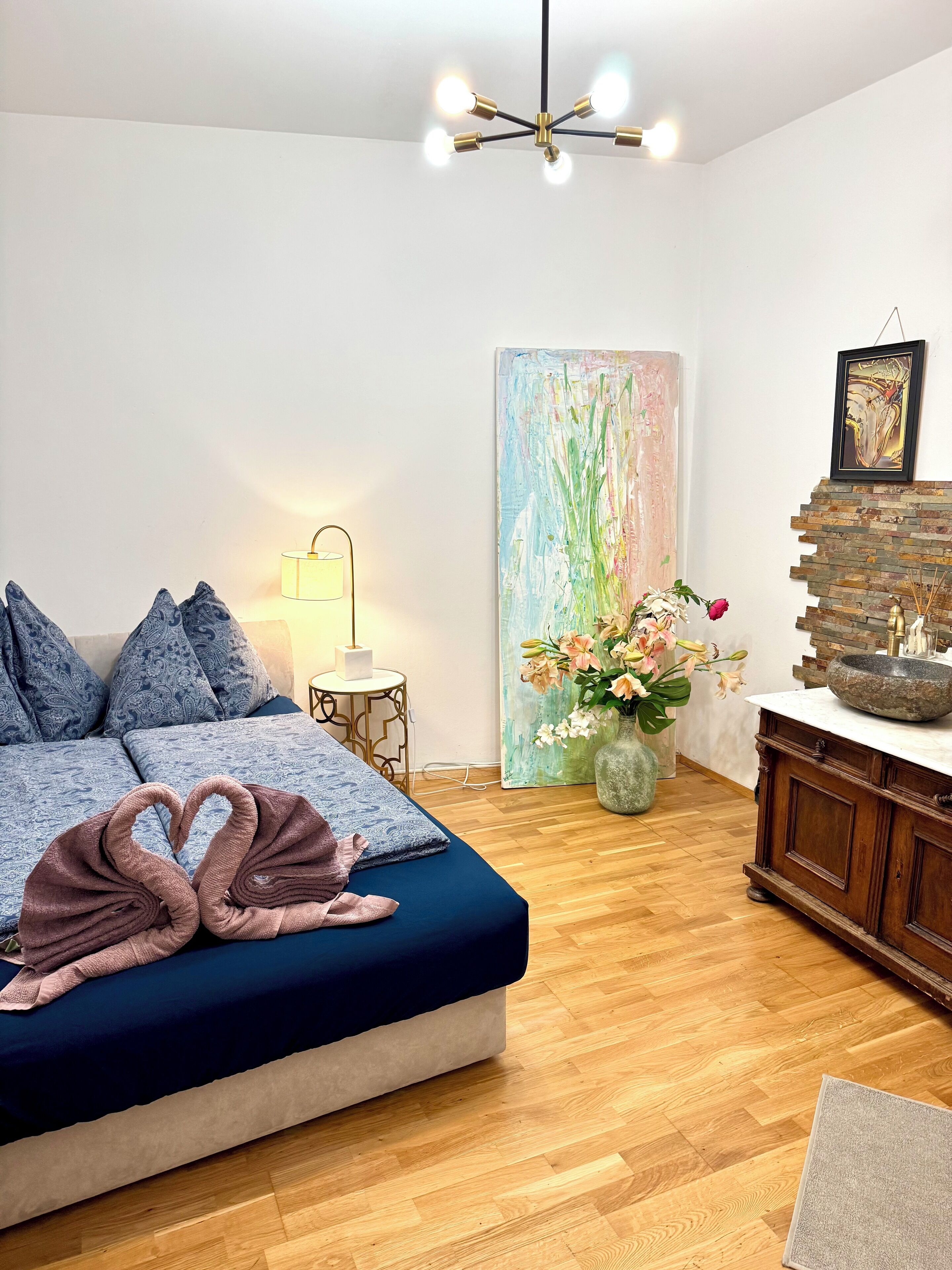 2 dormitorios, tabla de planchar con plancha, wifi y ropa de cama