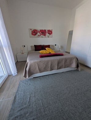 1 bedroom, iron/ironing board, WiFi, bed sheets - Eleven Apartment. Cozy modern two-room apartment for up to 4 guests. (Novara)