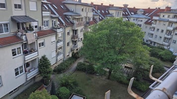 Apartment, 2 Bedrooms, Smoking, Balcony | Property grounds
