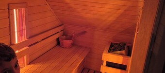 Quelle Apartment - 2BR Apartment With Private Garden Connection and Sauna