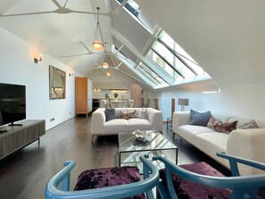 Living area - The Ophelia Gardens - by Sloane Square (London)