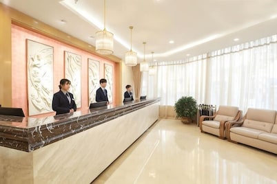 Huachen Hotel