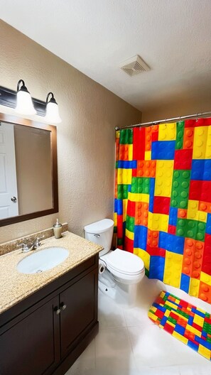Luxury House, 3 Bedrooms, Garden View | Bathroom | Free toiletries, bathrobes, towels, soap - BlockHaven near Legoland & Disney (Winter Haven)