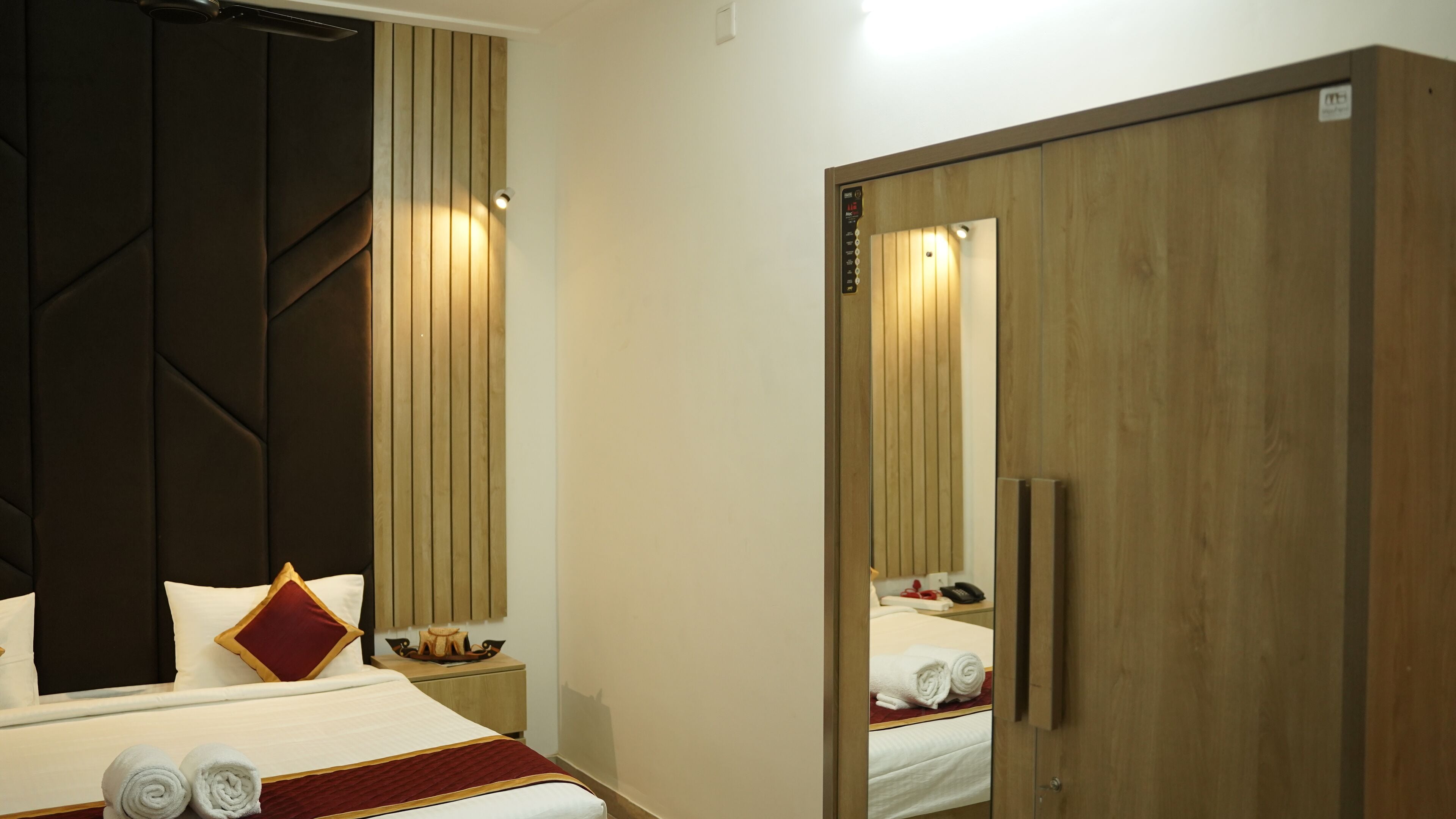 高级双人房, 花园景观 | 办公桌、笔记本电脑工作区、免费 WiFi