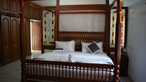 Royal-Suite, Gartenblick | 1 Schlafzimmer, Schreibtisch, laptopgeeigneter Arbeitsplatz
