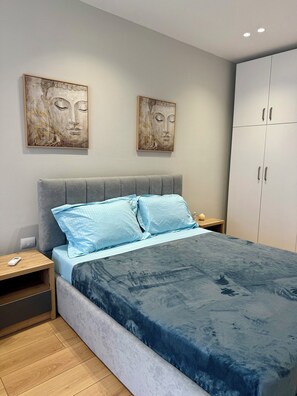 1 chambre, fer et planche à repasser, Wi-Fi, draps fournis