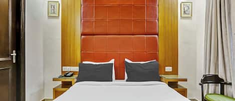 Deluxe Double Room | Desk, laptop workspace, blackout curtains, soundproofing
