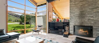 Elderberry Wine - Wanaka Holiday Home
