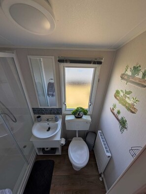 Shower, hair dryer, towels, soap - LuKa25 GC080 (Saint Osyth)