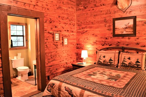 Beautiful cedar cabin right on the Whiteriver