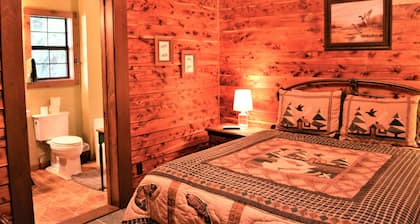 Beautiful cedar cabin right on the Whiteriver