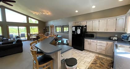 Norris Lake Front Rentals: R4 Lake View House @ Deerfield Resort