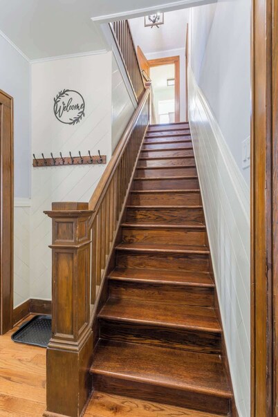 Lockport Haven/3 King Beds/Wi-fi/Near Downtown!