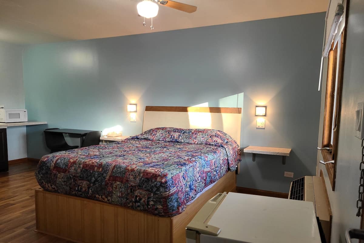 1 bedroom, desk, free WiFi