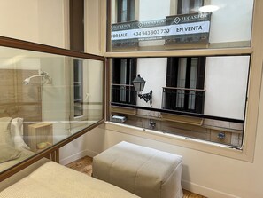 Economy Double or Twin Room, City View | Laptop workspace, free WiFi, bed sheets - Pensión Miramar (San Sebastian)