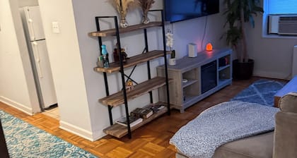 Cozy & quiet 1-bedroom apartment in an exclusive neighborhood