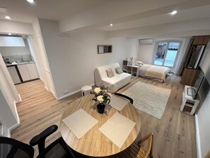 1 habitación, tabla de planchar con plancha, wifi y ropa de cama 