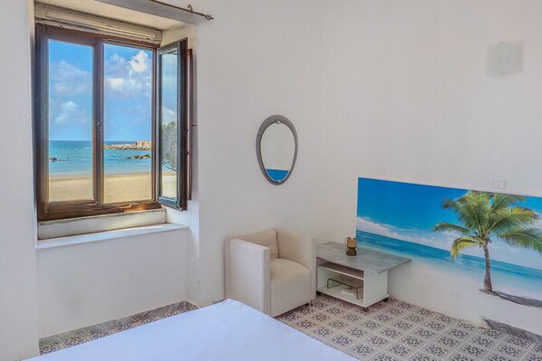 2 chambres, bureau, draps fournis