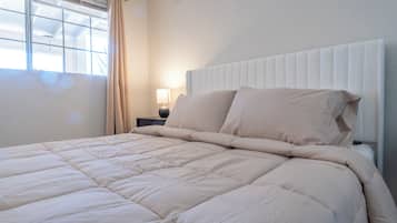 4 soverom, skrivebord, strykejern/-brett og wi-fi (inkludert)