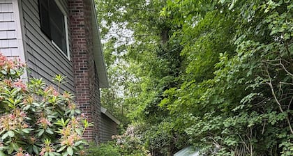 Welcoming 1-bedroom farmhouse on Mount Desert Island