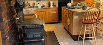 Welcoming 1-bedroom farmhouse on Mount Desert Island