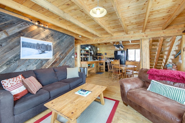 Smart-TV, Kamin, Bücher