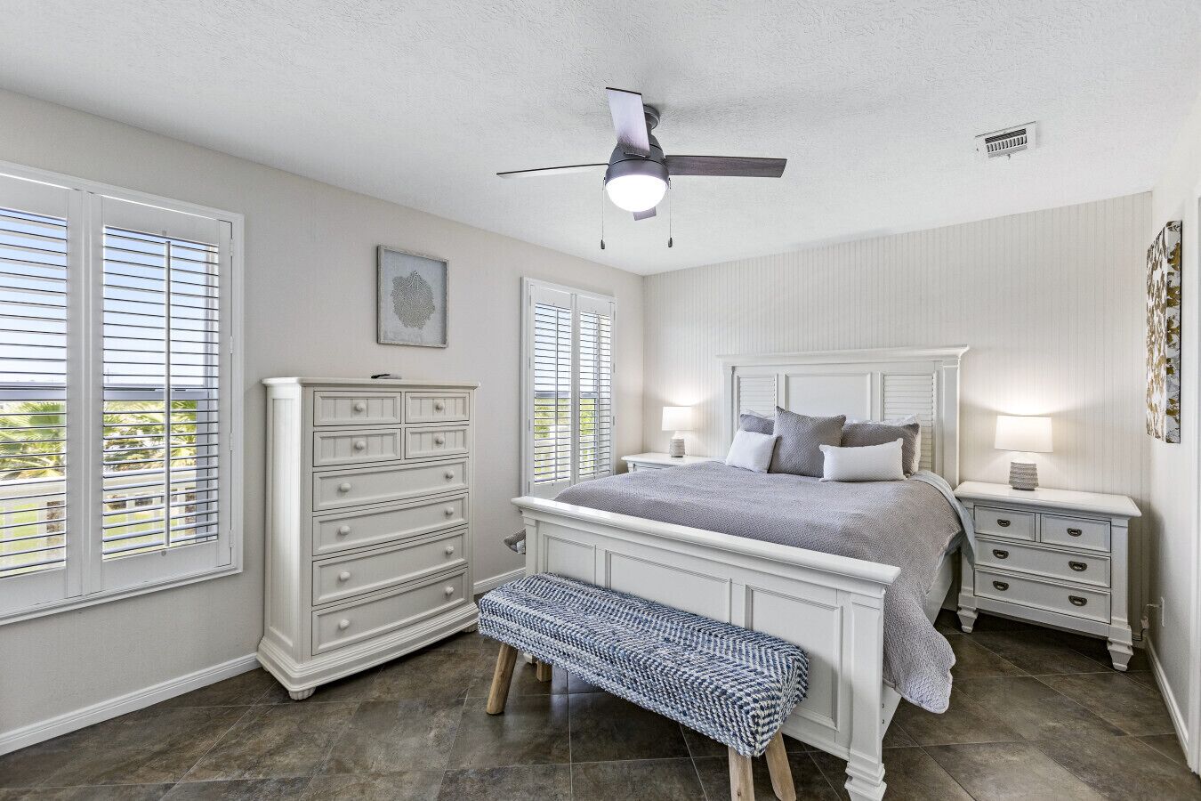 3 bedrooms, desk, iron/ironing board, travel crib